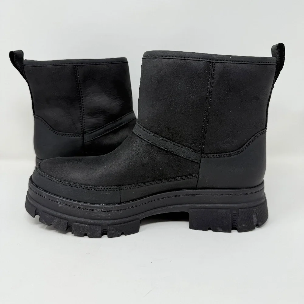 New UGG Women's Ashton Zip Boot Black Sz 10